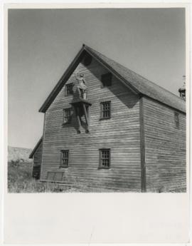 Robin's Bell Store with a figure head from wrecked ship, Percé, Quebec; exterior